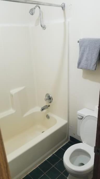 סטילווטר Hotel 2 Queen Beds Hotel Room 106 Wi-Fi Booking מראה חיצוני תמונה
